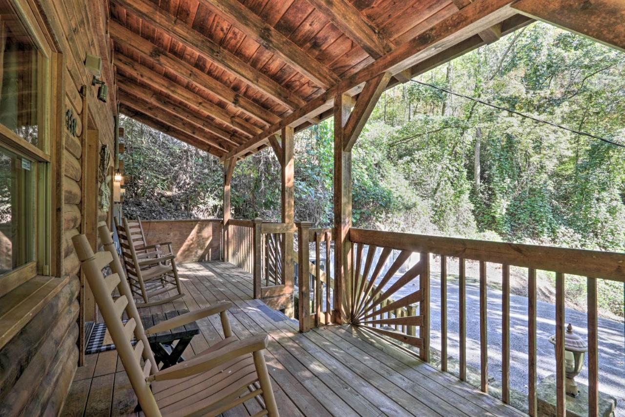 Cabin With Hot Tub And Deck, 3 Mi To Pigeon Forge Sevierville Exterior photo